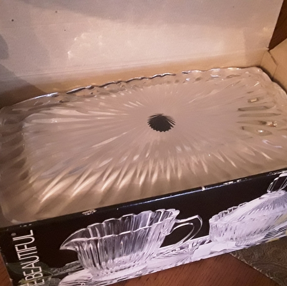 HOME BEAUTIFUL "TOWN HOUSE" CRYSTAL SUGAR/CREAMER - Picture 3 of 16